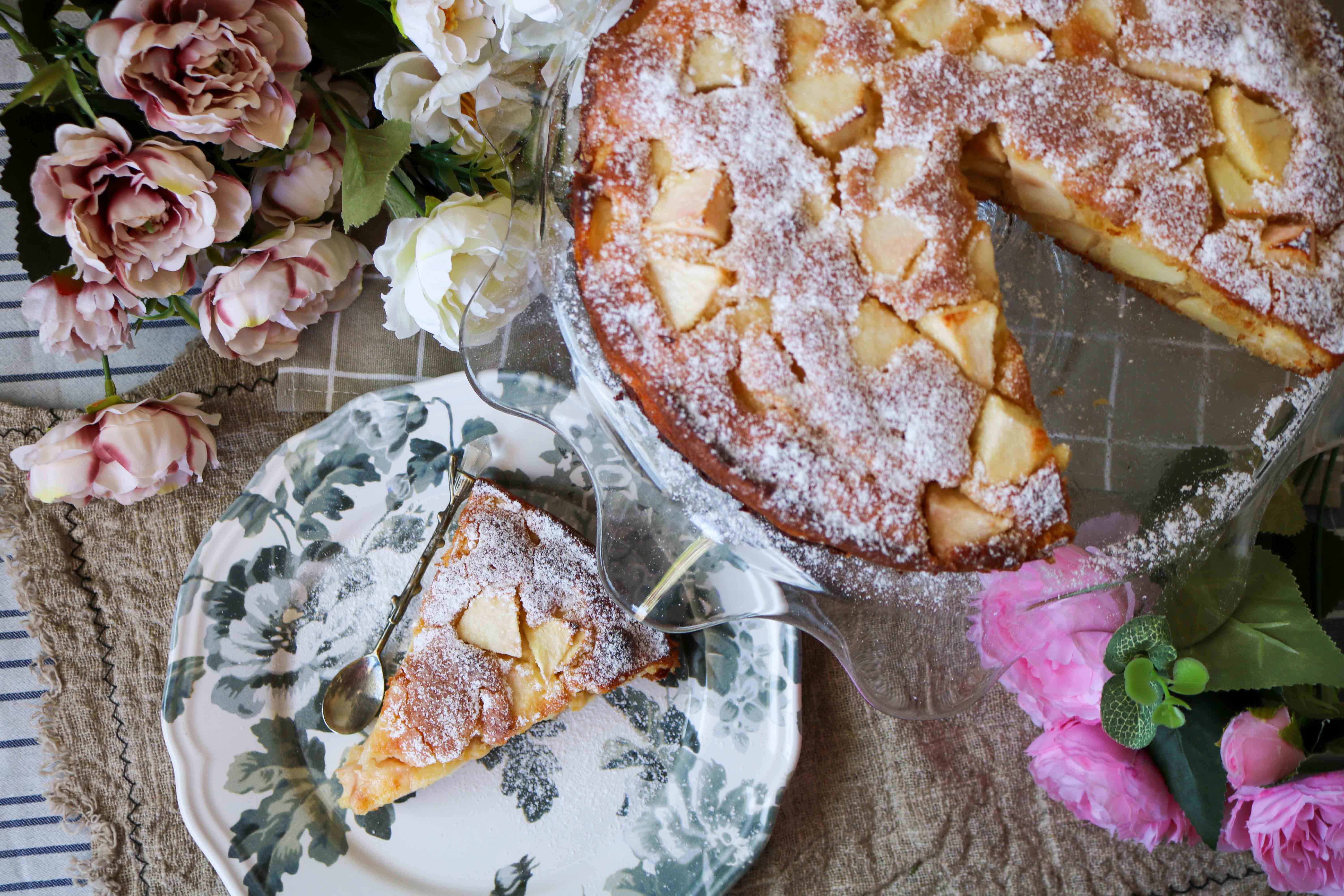 меден колач со јаболка  meden kolac so jabolka. колач со јаболка и мед